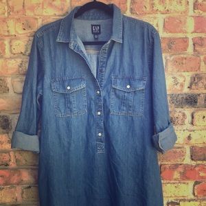 ✨NEVER WORN✨- Gap Jean Shirt Dress